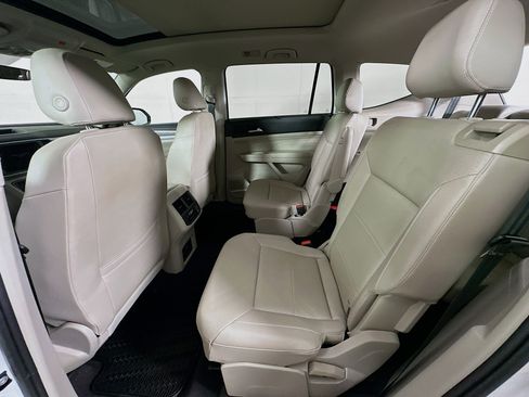 Used 2021 Volkswagen Atlas SE w/ Panoramic Sunroof Package FWD image 28