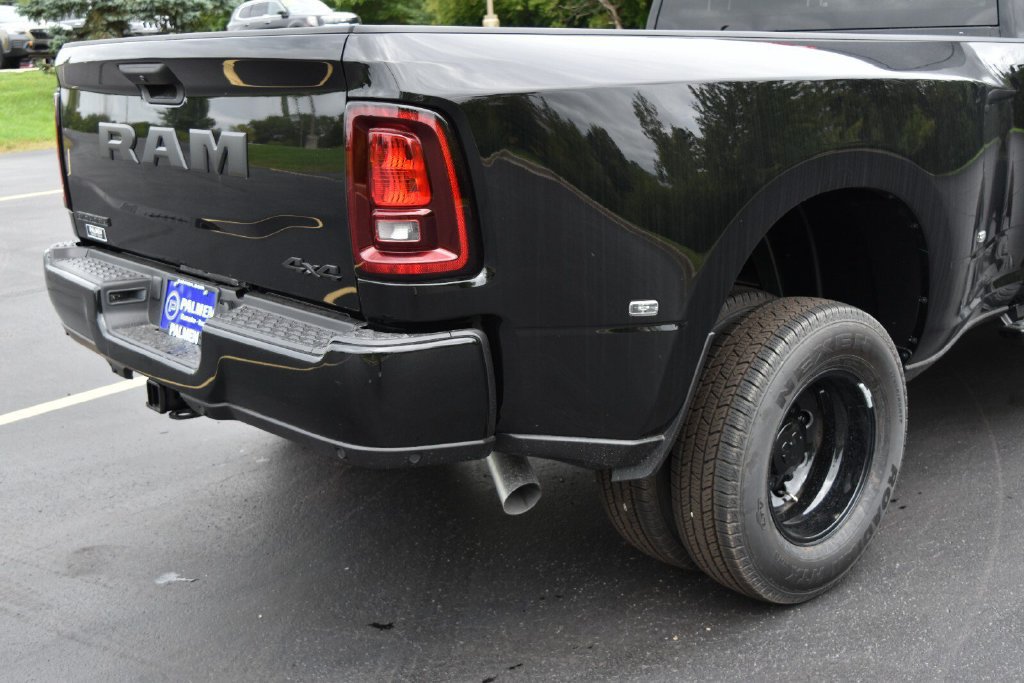 New 2026 RAM 3500 Big Horn AWD/4WD image 9