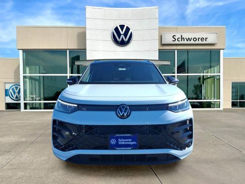 New 2026 Volkswagen Tiguan SE R-Line image 7