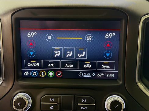 Used 2022 GMC Sierra 2500 AT4 w/ Gooseneck/5TH Wheel Package image 17