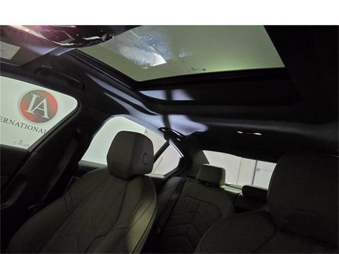 New 2025 BMW 530i xDrive w/ Premium Package image 11