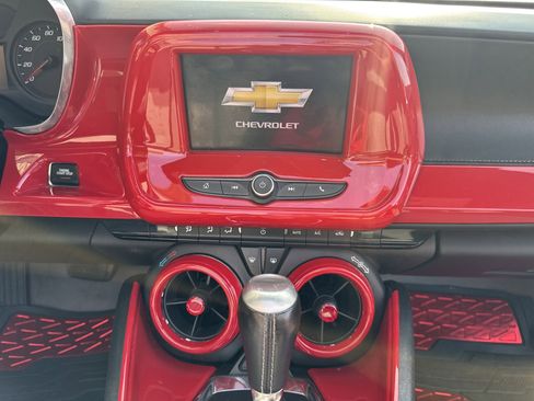 Used 2020 Chevrolet Camaro LT image 19