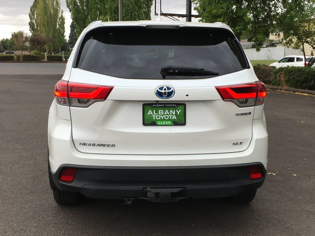 Used 2019 Toyota Highlander XLE AWD/4WD image 5