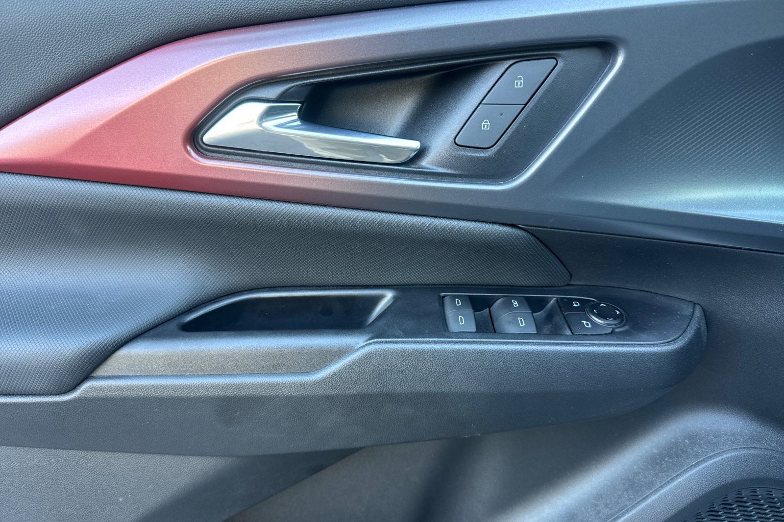 Used 2024 Chevrolet Equinox EV RS FWD image 12