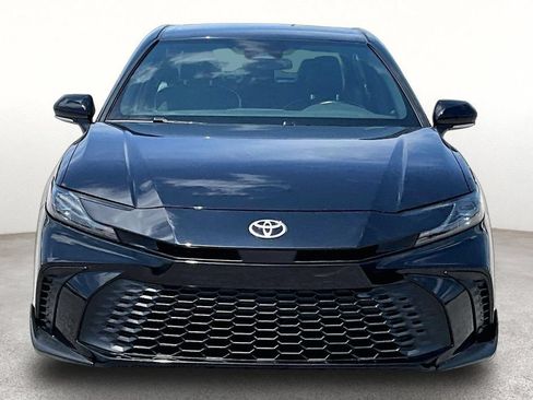 Used 2025 Toyota Camry SE FWD image 5
