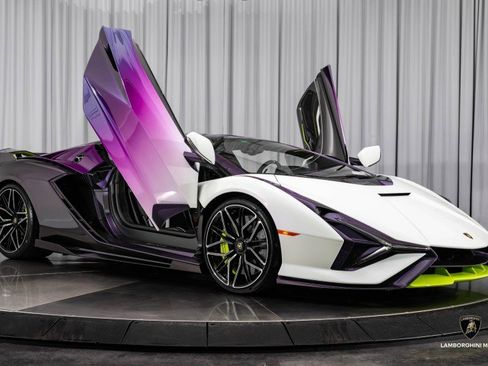 Used 2020 Lamborghini Sian Coupe image 41