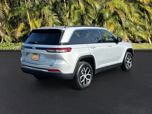 Used 2024 Jeep Grand Cherokee Limited image 5