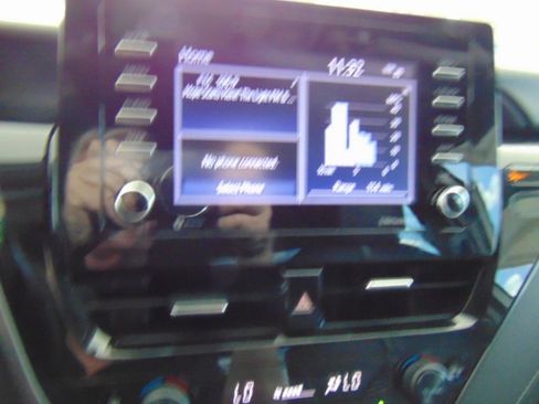 Used 2022 Toyota Camry SE FWD image 20