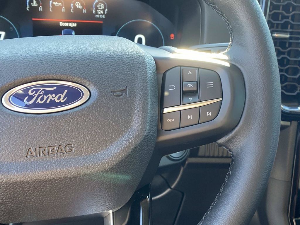 New 2026 Ford Ranger Lariat w/ Black Appearance Package AWD/4WD image 20