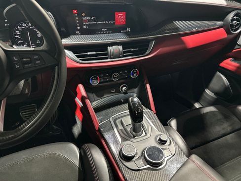 Used 2018 Alfa Romeo Stelvio Quadrifoglio w/ Driver Assist Dynamic Package AWD/4WD image 4