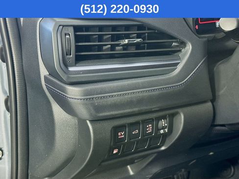 Certified 2025 Subaru Forester Limited image 11