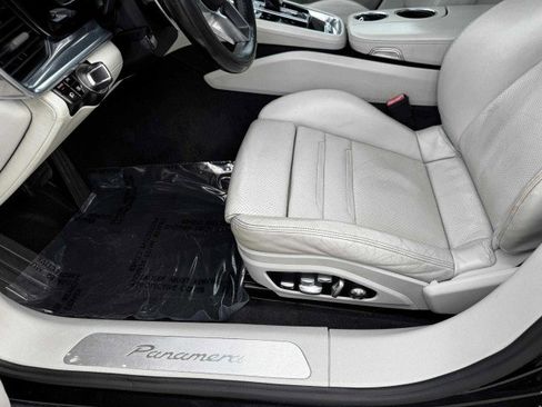 Used 2017 Porsche Panamera image 15