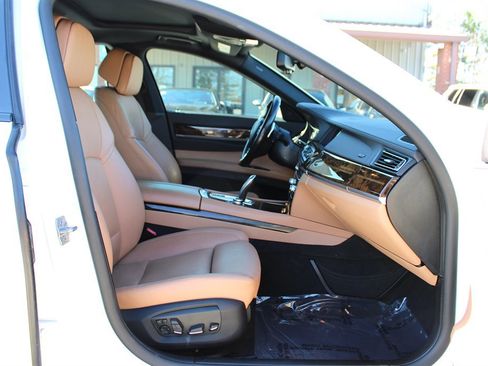 Used 2013 BMW 740Li image 16