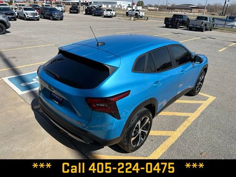 Used 2025 Chevrolet Trax RS w/ Driver Confidence Package image 8