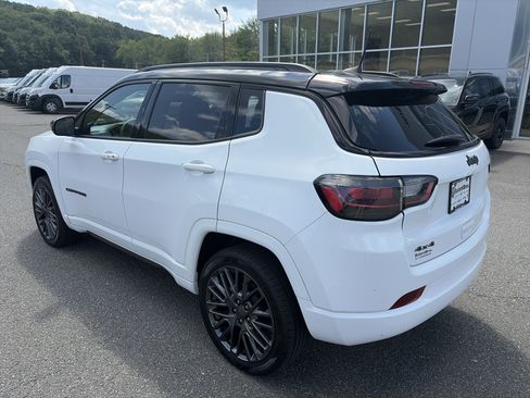 Used 2023 Jeep Compass High Altitude AWD/4WD image 3