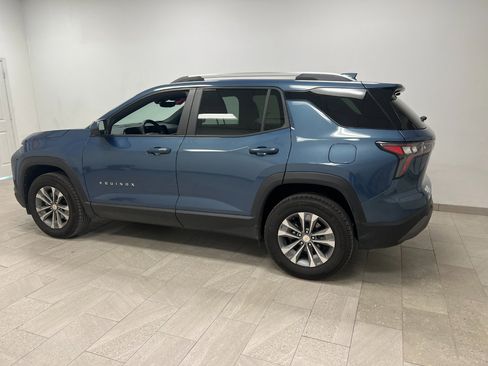 Used 2025 Chevrolet Equinox LT w/ Convenience Package II image 11