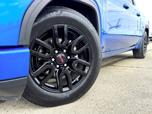 Used 2022 GMC Sierra 1500 Elevation image 2