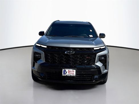 Certified 2025 Chevrolet Traverse RS image 2