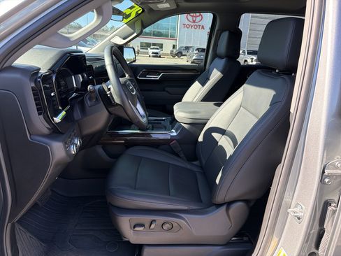 Used 2025 GMC Sierra 1500 Elevation w/ Elevation Premium Package image 19