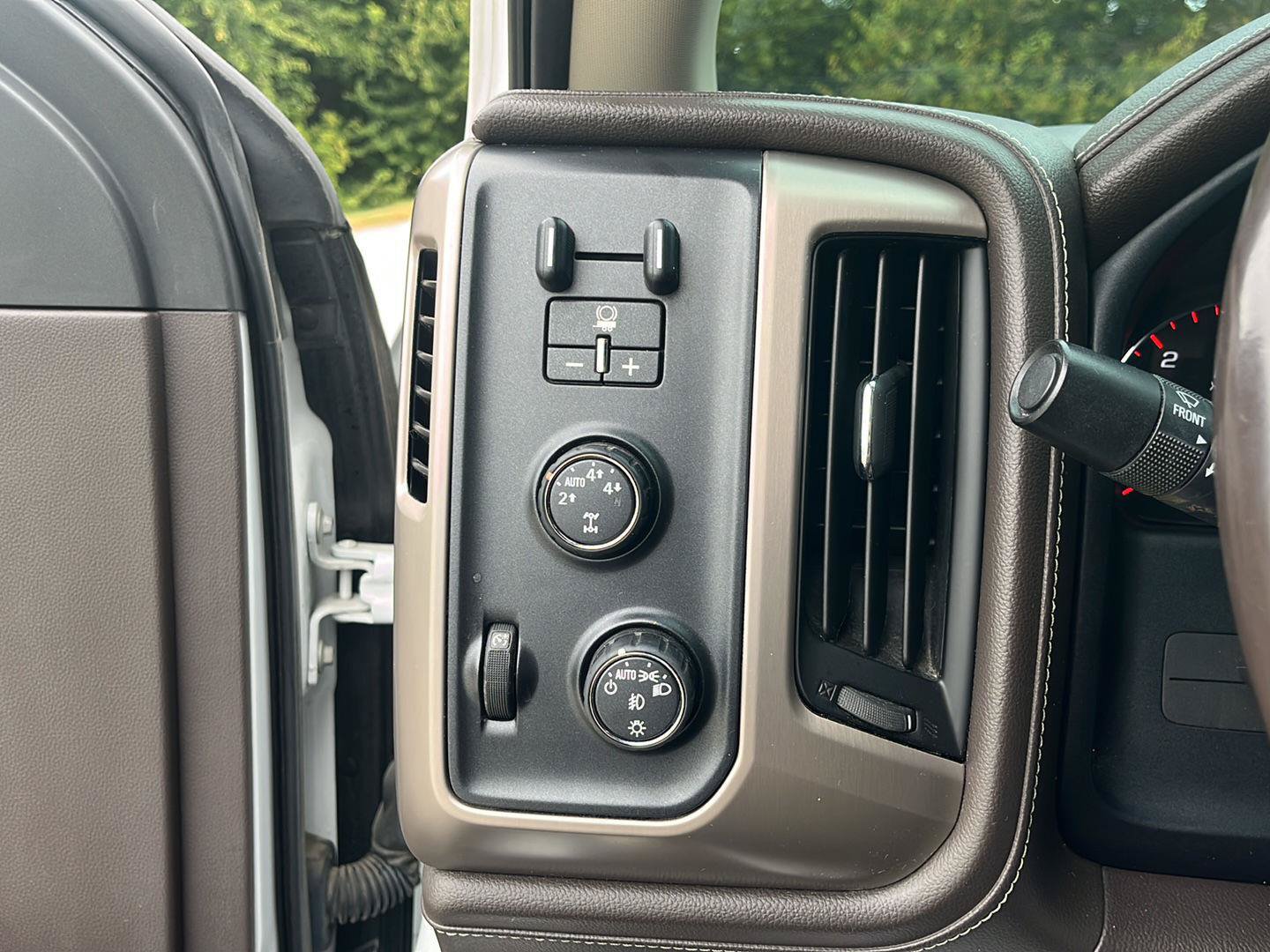 Used 2016 GMC Sierra 1500 Denali AWD/4WD image 12