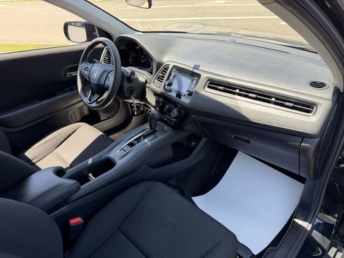 Used 2016 Honda HR-V LX image 19