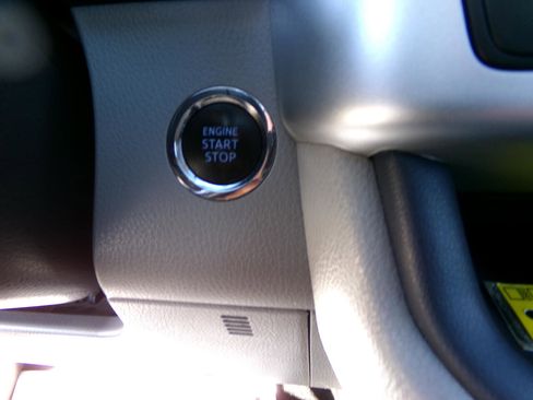 Used 2015 Toyota Highlander XLE image 13