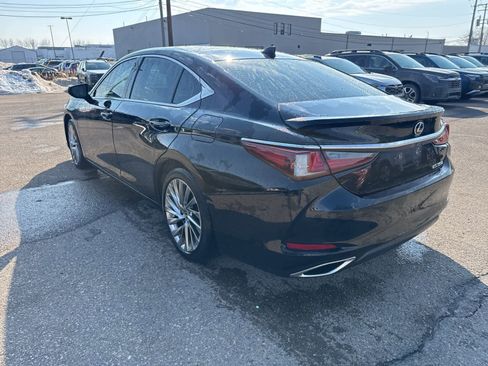 Used 2019 Lexus ES 350 w/ Accessory Package image 2