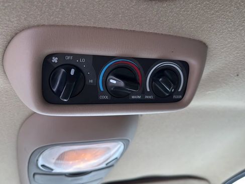 Used 1998 Ford Expedition 4WD image 28