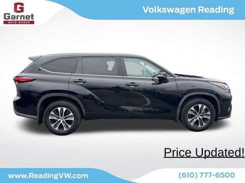 Used 2022 Toyota Highlander XLE AWD/4WD image 6