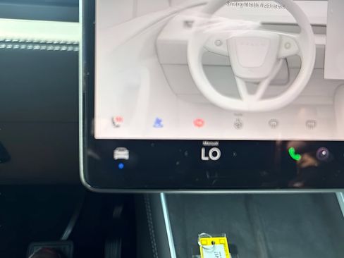 Used 2026 Tesla Model Y 2WD image 23
