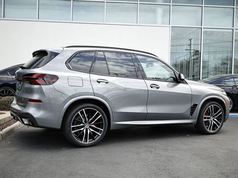 New 2026 BMW X5 xDrive40i w/ M Sport Package AWD/4WD image 7