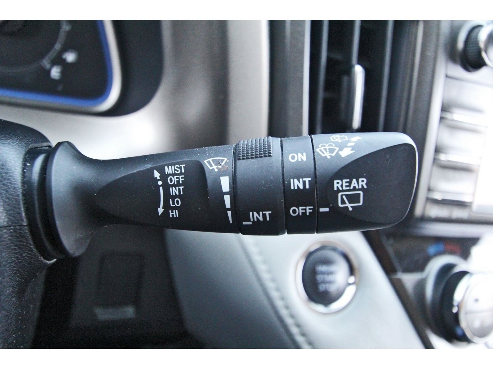 Used 2013 Toyota RAV4 Limited FWD image 18
