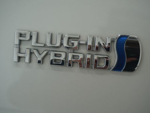 Used 2022 Toyota Prius Prime Limited FWD image 8