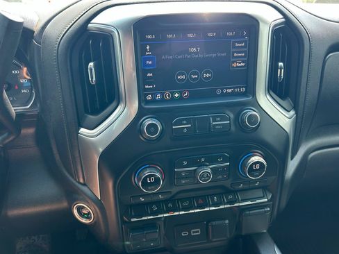Used 2020 Chevrolet Silverado 1500 RST AWD/4WD image 4