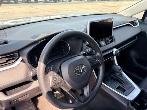 Used 2025 Toyota RAV4 XLE image 4