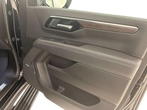 Certified 2025 Chevrolet Suburban Premier AWD/4WD image 15