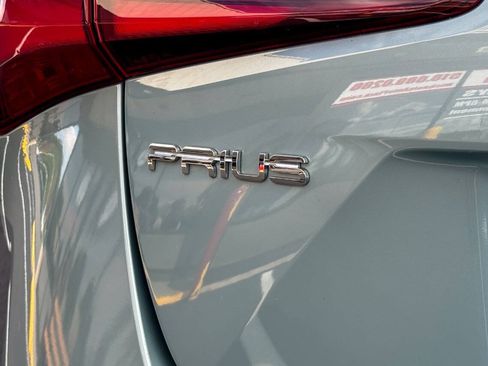 Used 2019 Toyota Prius LE FWD image 14