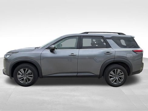Used 2024 Nissan Pathfinder SV AWD/4WD image 8