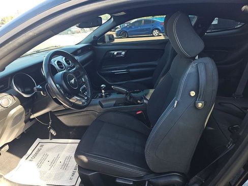 Used 2019 Ford Mustang Coupe RWD image 5