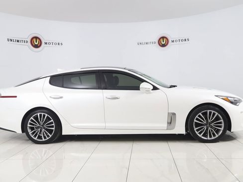 Used 2018 Kia Stinger Premium image 2