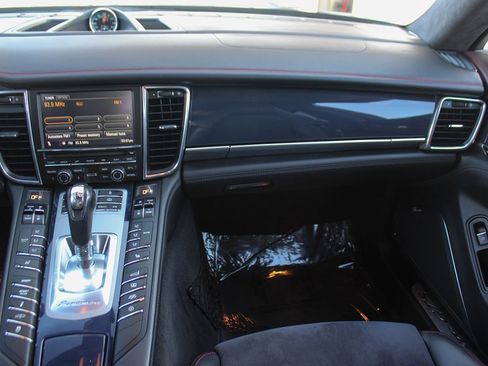 Used 2013 Porsche Panamera GTS image 13