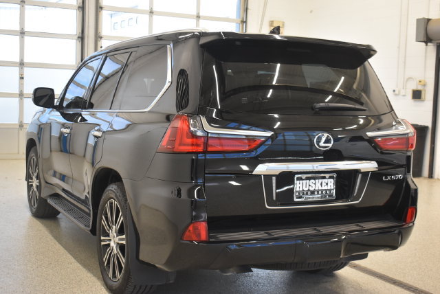 Used 2021 Lexus LX 570 4WD w/ Luxury Package image 10