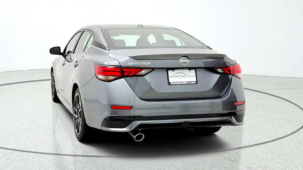 Used 2025 Nissan Sentra SR FWD image 6