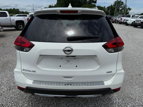 Used 2017 Nissan Rogue S w/ S Appearance Package AWD/4WD image 4