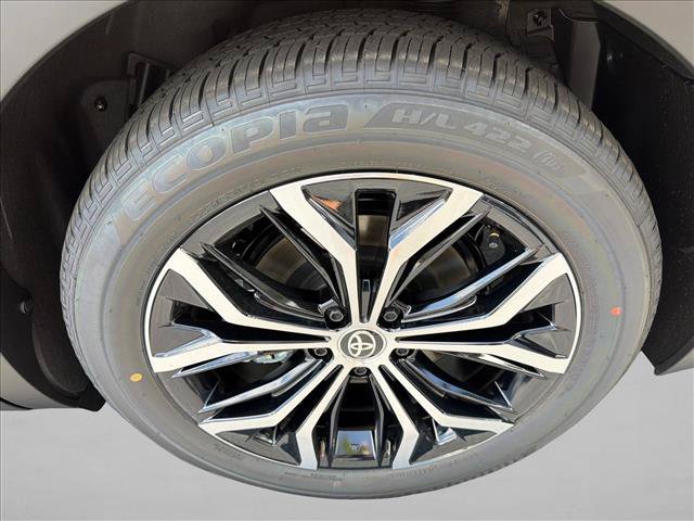 Used 2026 Toyota Crown AWD/4WD image 19