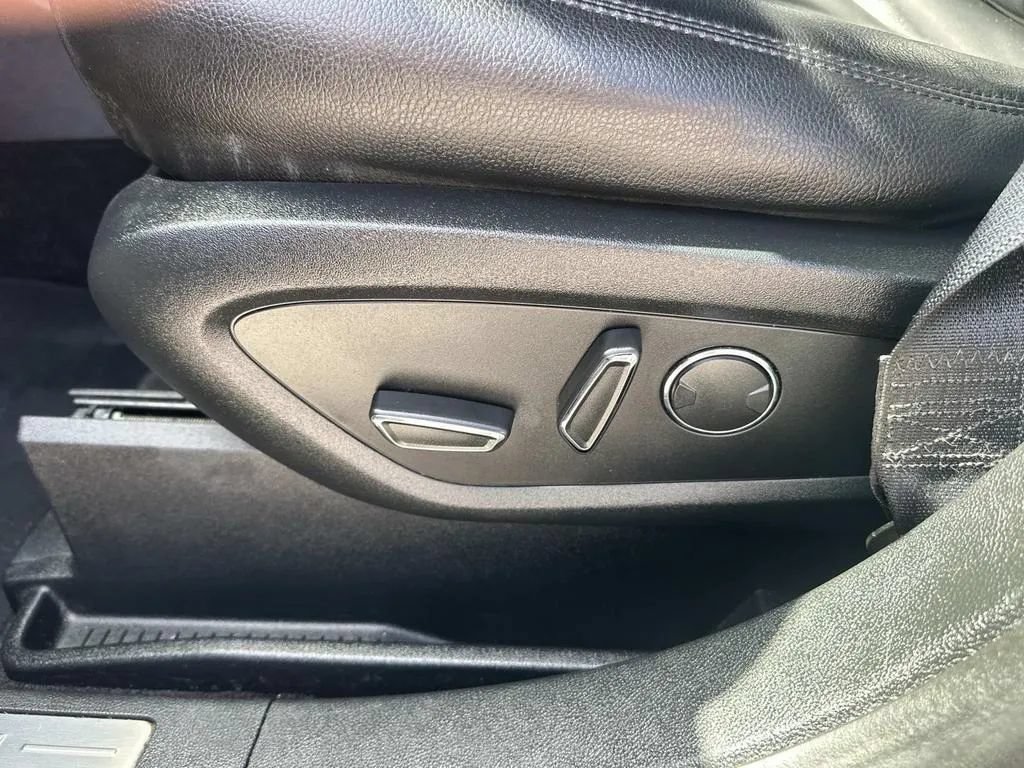 Used 2018 Lincoln MKX Premiere FWD image 19