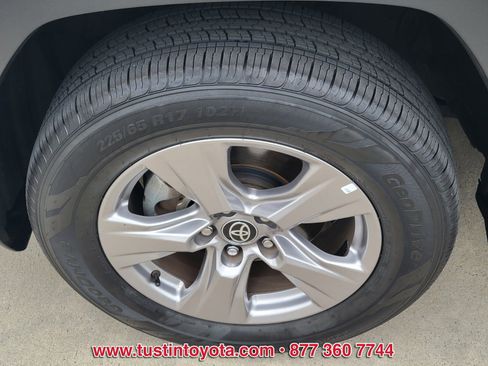 Certified 2023 Toyota RAV4 XLE FWD image 9
