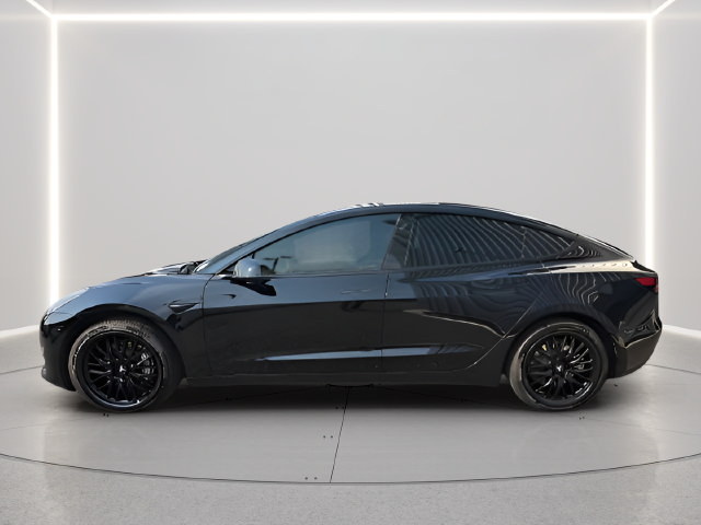Used 2023 Tesla Model 3 Standard Range RWD image 2
