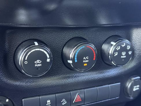 Used 2013 Jeep Wrangler Sport AWD/4WD image 14