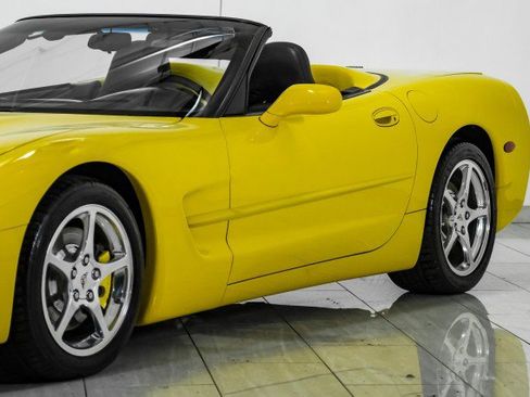 Used 2000 Chevrolet Corvette Convertible w/ Memory Pkg image 53